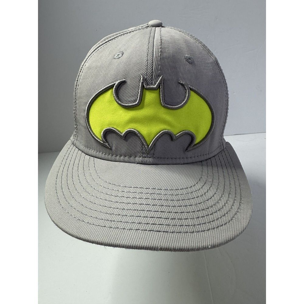 BATMAN Gray Yellow Mens Hat Cap Stretch Fit Size Large